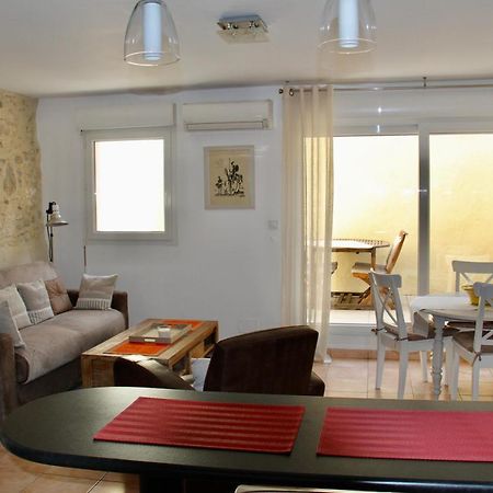 Agreable Maison De Ville Eyragues Exterior foto