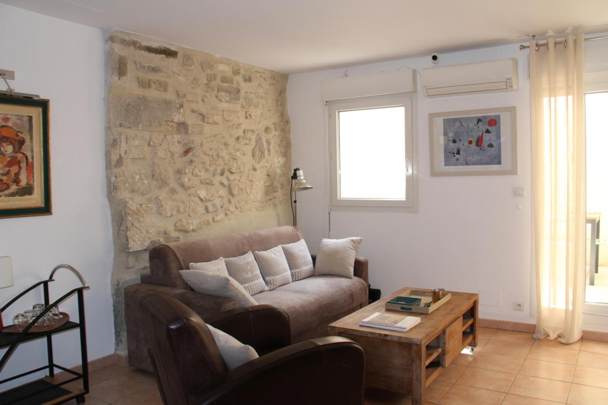 Agreable Maison De Ville Eyragues Exterior foto